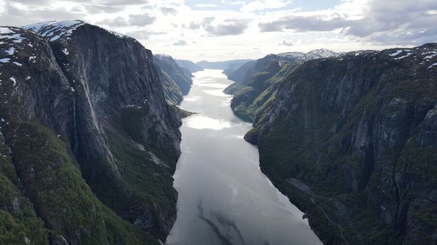 Trolltunga Helicopter & Waterfalss Sightseeing From Bergen - Lunch and the Helicopter Over Hardangerfjord, Trolltunga, and Folgefonna