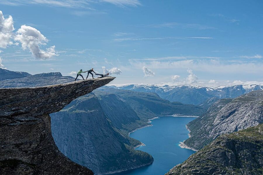 Trolltunga: Trolltunga Summer Hike - Getting to P2 and starting smart at P3