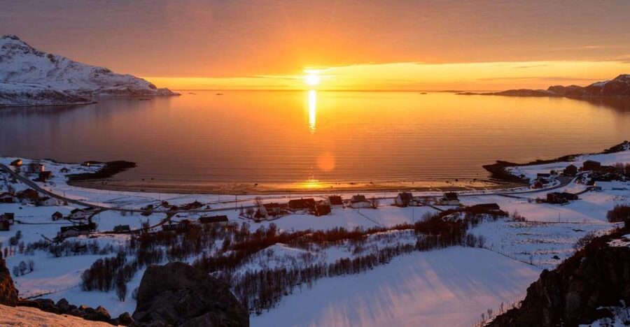 Tromso: All-Inclusive Arctic Fjords and Sommarøy Scenic Tour - Kvaløya route: fjord views, beach breaks, and quick wildlife spotting