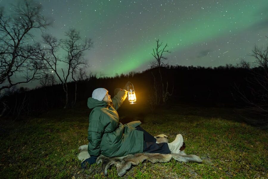 Tromsø: Aurora Borealis, Campfire, Hot Meal, Arctic Tour - The photo package: memories you can actually use