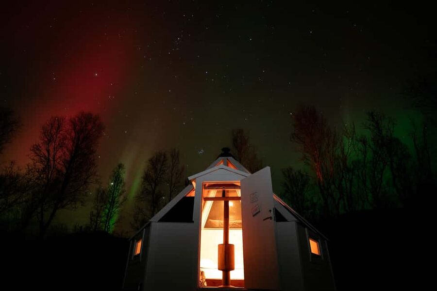 Tromsø: Aurora Crystal Lavvo Overnight Stay with Activities - Food and warm-gear basics that affect comfort more than you think