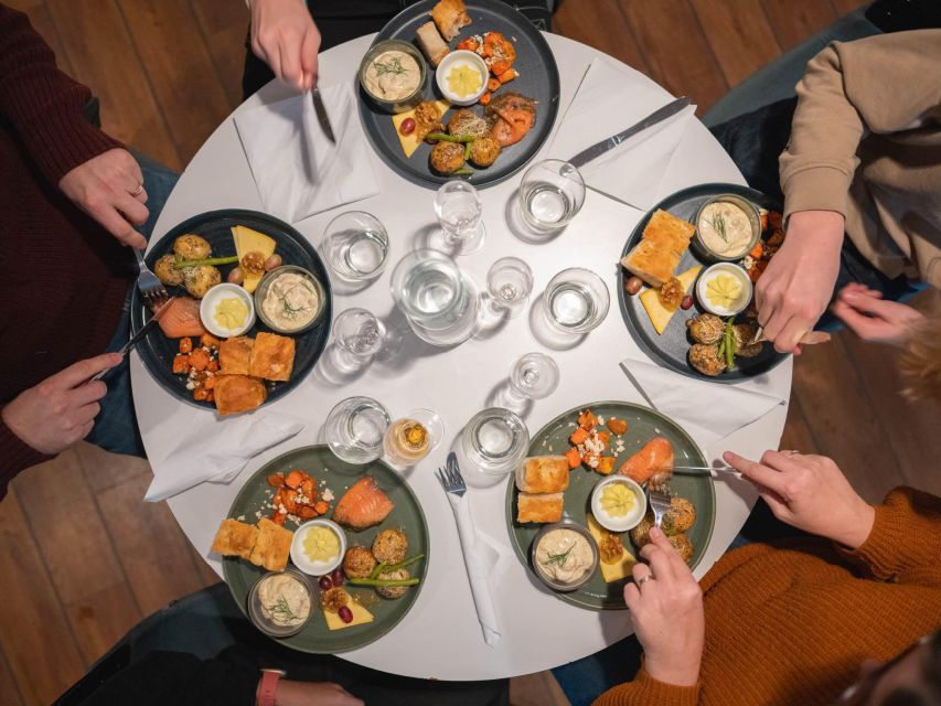 Tromsø: Aurora Dinner Cruise by Hybrid-Electric Catamaran - Aurora expectations: what you can control, what you cannot, and how to improve your odds
