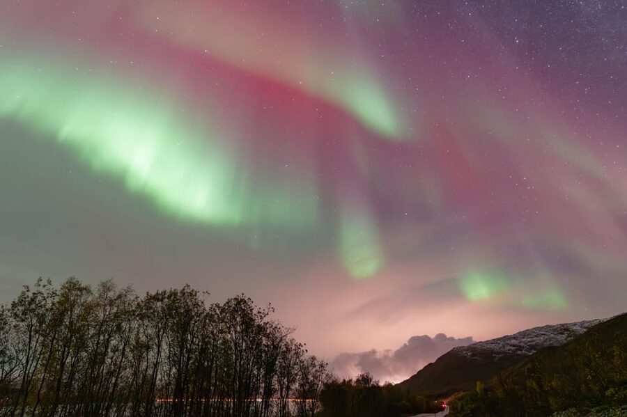 Tromsø: Aurora Quest Minibus Adventure - Stop One in Troms County: Guided Time and a Photo Break