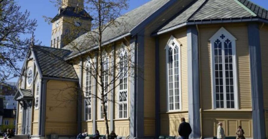 Tromso: City Highlights Guided Walking Tour - Key highlights worth showing up for