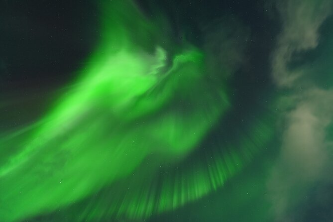 Tromsø: English/Spanish Aurora Pathfinder Tour with Photos - Entering Tromsø Aurora Mode, English/Spanish Style