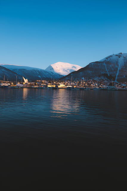 Tromso: Express Walk with a Local in 60 minutes - From Domkirka to the Arctic Cathedral, Explained Simply