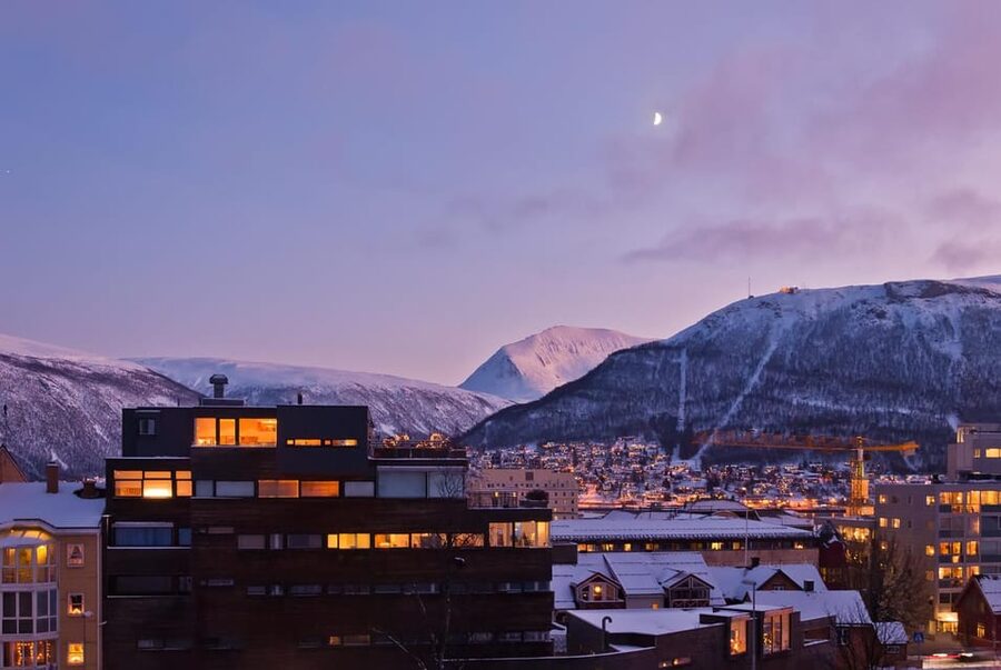 Tromso: Express Walk with a Local in 60 minutes - Landmarks You Actually Understand in 90 Minutes