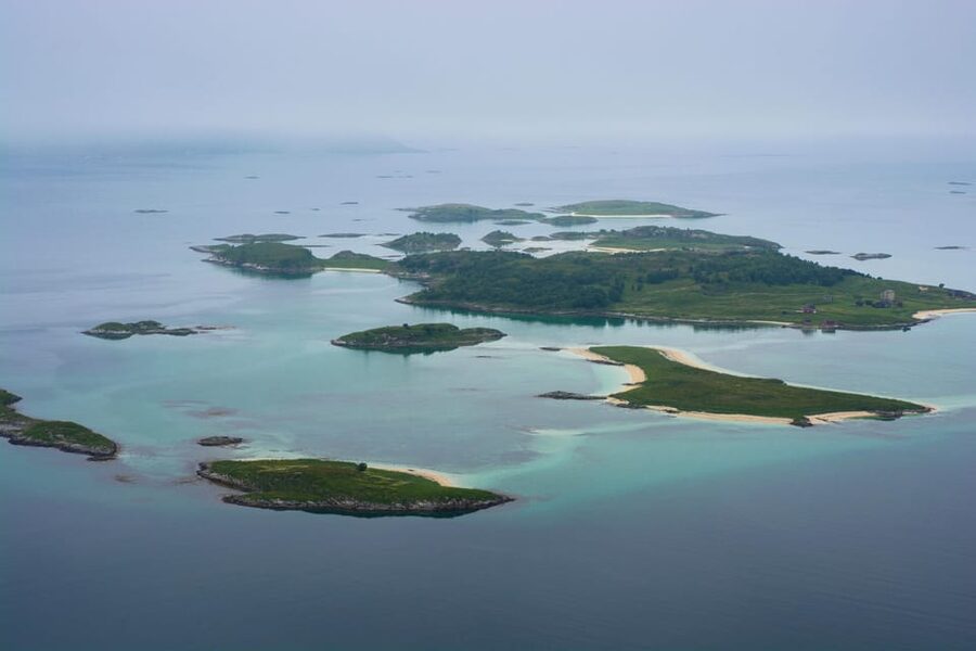 Tromsø: Fjords and Sommarøy Islands Tour with Salmon Picnic - Should you book the Tromsø fjords and Sommarøy salmon picnic tour?