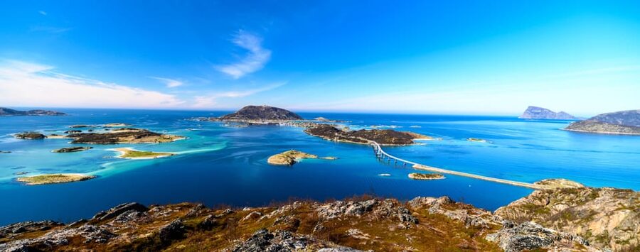 Tromsø: Fjords and Sommarøy Islands Tour with Salmon Picnic - Fjords by bus: where the best views happen