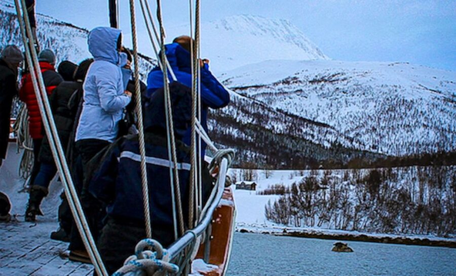 Tromsø: Luxury Polar Fjord Cruise w/ Hot Tub & Polar Plunge - What the cruise day feels like, start to return