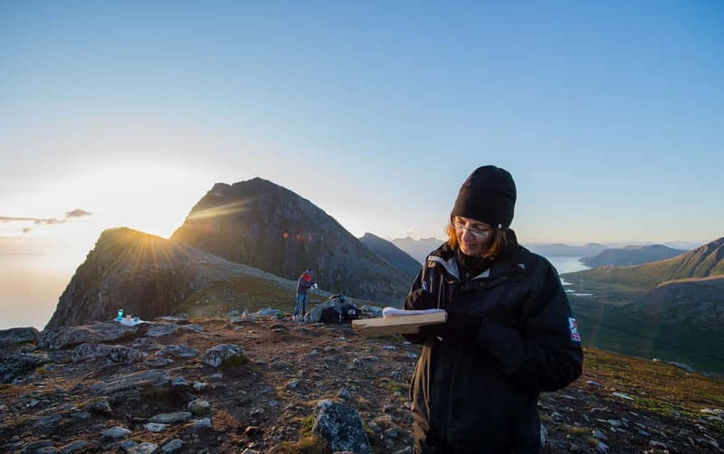 Tromsø: Midnight Sun Hike in the wilderness - Breaks, Camp Feel, and the Limited Facilities Reality Check