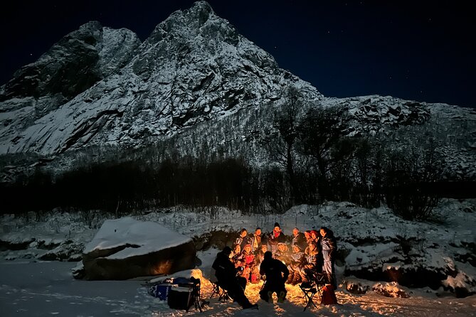 Tromsø: Northern Lights by Minibus - Free Photos and Warm Dinner - Campfire Soup and Hot Drinks: The Comfort Break You’ll Remember