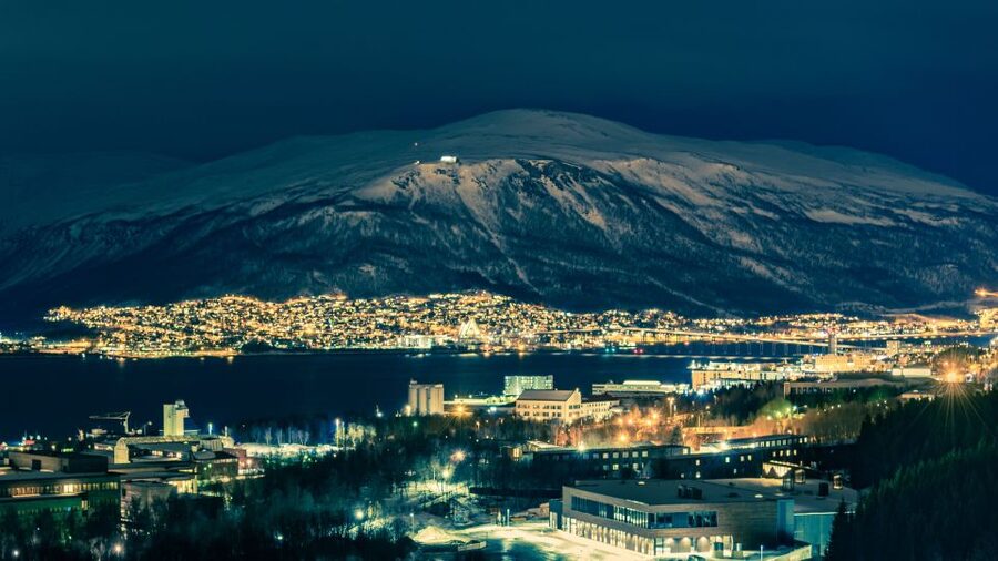 Tromso: Northern Lights Cable Car Excursion - Food, comfort, and why it matters in a short outing