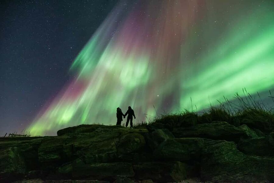 Tromsø: Northern Lights Chase by a comfortable bus - The guide-photographer experience: better photos without you doing the heavy lifting