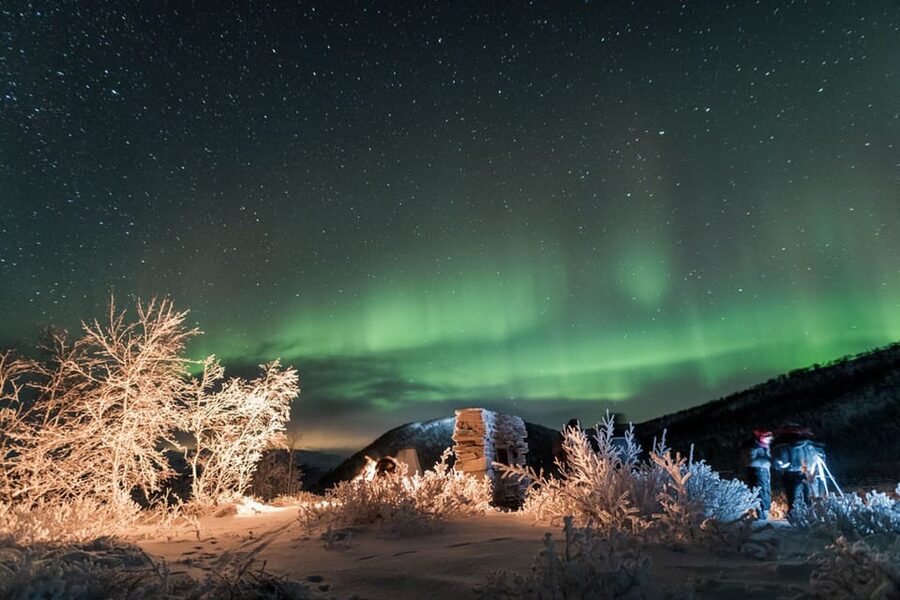 Tromsø: Northern Lights Photography Small-Group Tour - A Realistic Aurora Expectation: New Moon Darkness vs Full Moon Brightness