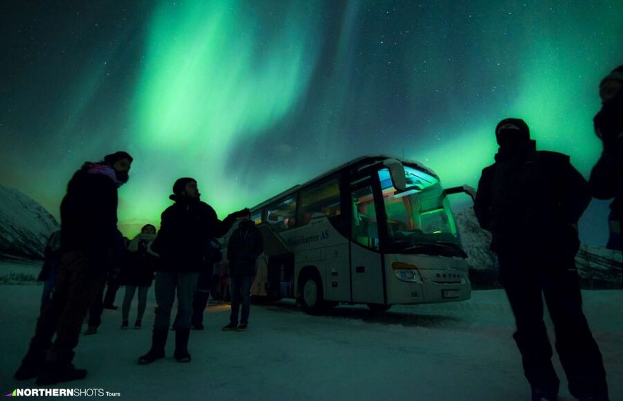 Tromso: Northern Lights Photography Tour by Bus (or miniBus) - Booking smart: season and the reality of daylight