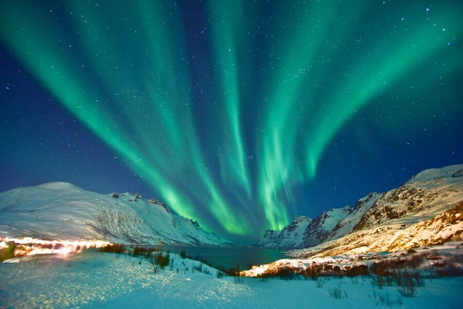 Tromso: Northern Lights Photography Tour by Bus (or miniBus) - The ride between fjords and decision-making