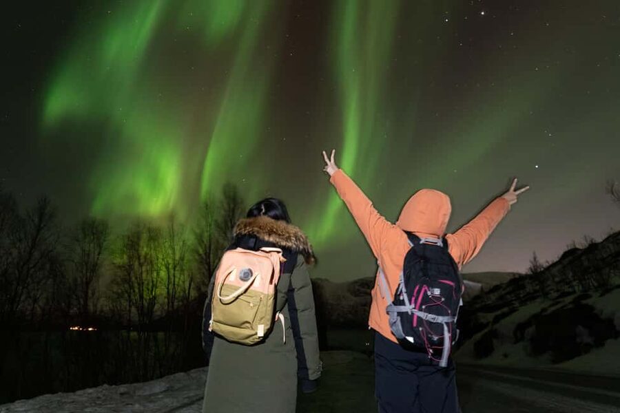 Tromsø: Northern Lights tour with local experts - The guides: what small-team searching looks like