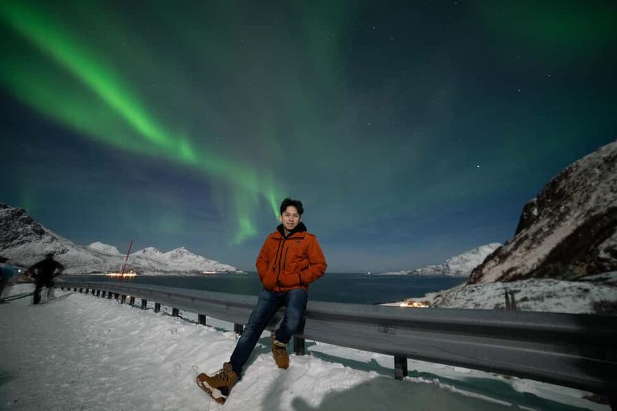 Tromsø: Northern Lights tour with local experts - What to bring for comfort, not just warmth