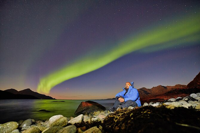 Tromso: Private Aurora Chase by Minivan - Coffee, Muffins, and Warm Stops That Keep You Shooting