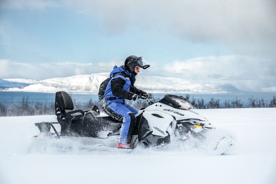 Tromsø: Scenic Arctic snowmobile safari in the Lyngen Alps - The Lyngen Alps ride: 1.5 hours of guided speed and big mountain moments