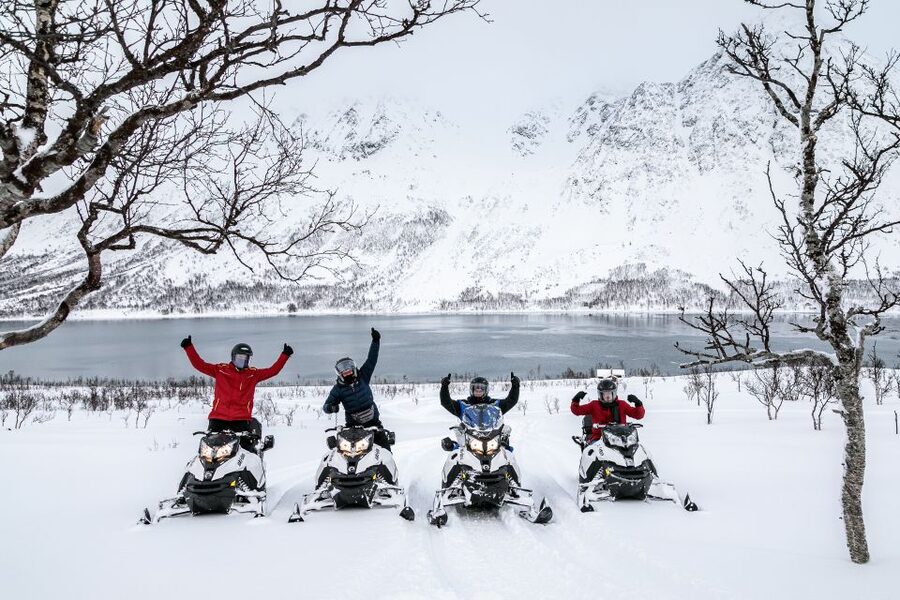 Tromsø: Scenic Arctic snowmobile safari in the Lyngen Alps - Lunch at Bøteriet: the warm reset you will actually need