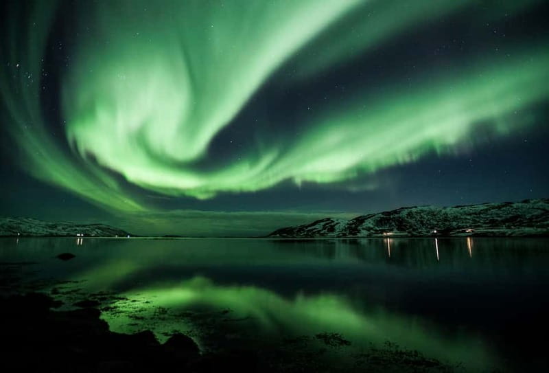 Tromsø: Small Group Northern Lights Hunt - The minibus hunt: how the chase actually works