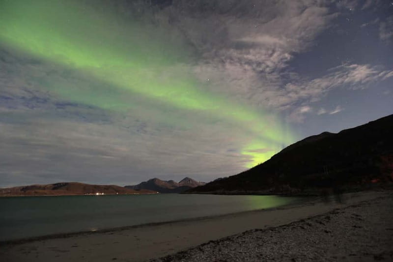 Tromsø: Small Group Northern Lights Hunt - Camera assistance and why it improves your results