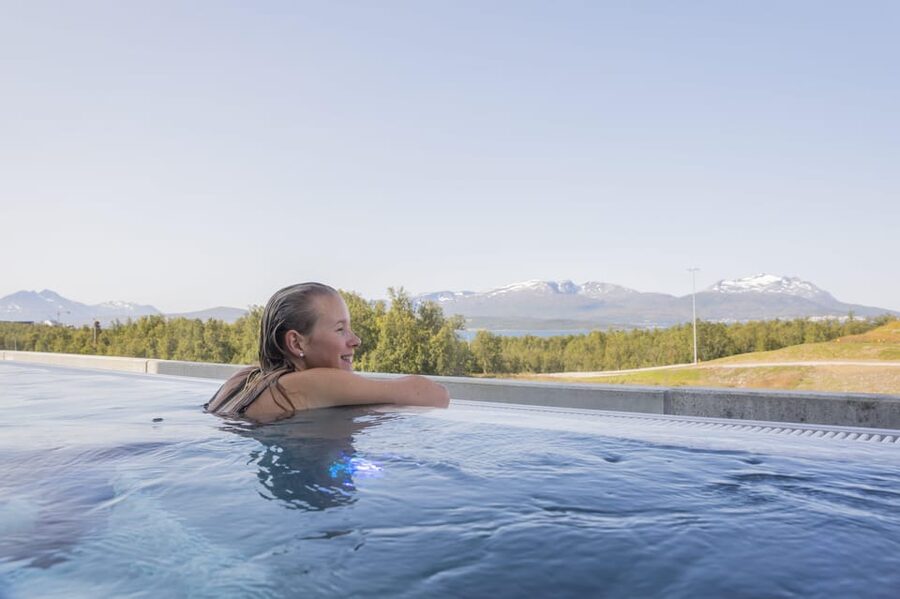 Tromsø: Spa/Pool with Bath, Sauna and Outdoor Heated Pool - What to bring so you can start bathing fast