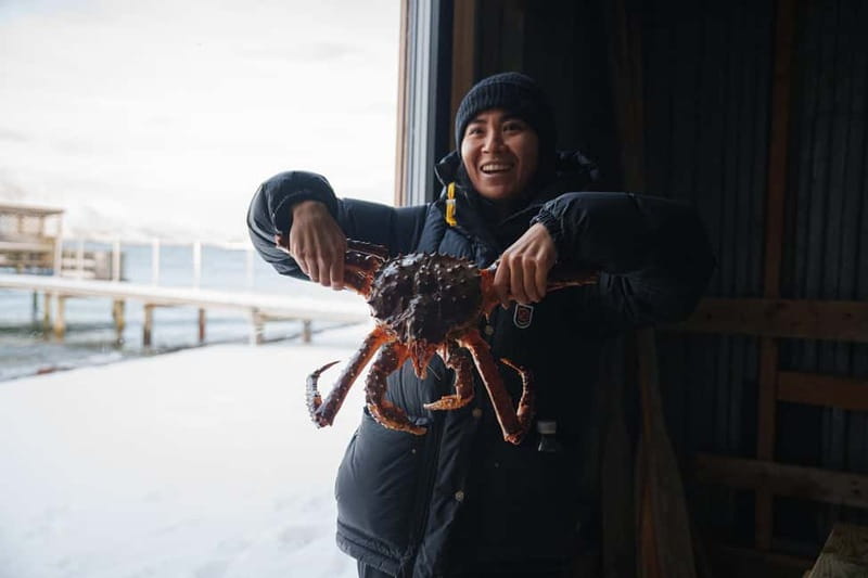 Tromsø: Tasty King Crab Adventure - The two-course feast: king crab soup and legs with lemon and mayo