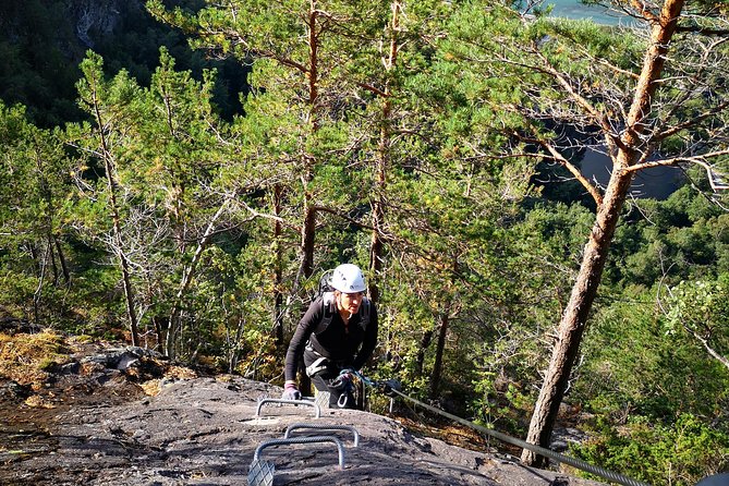 Via Ferrata Åndalsnes Intro Wall - Guides you can trust: why instruction style matters on the wall