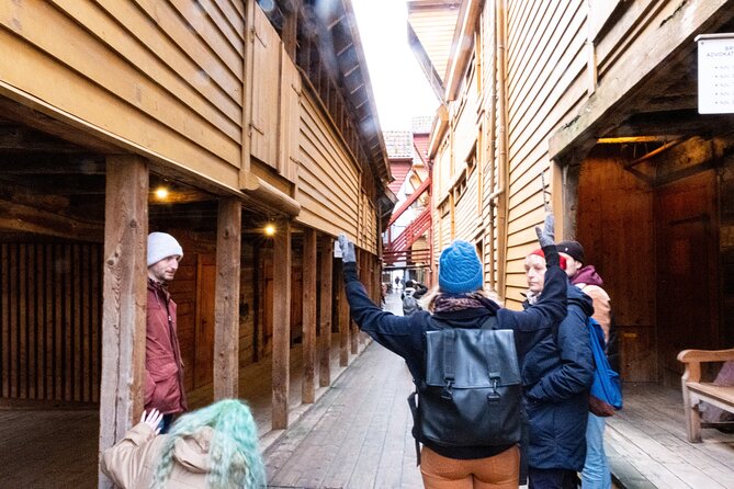 Walking Tour in Bergen of the Past and Present - Fjellsiden and Steinkjellerbakken, learning daily life the easy way