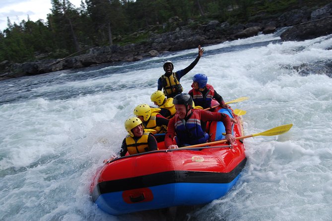 White Water Rafting Adventure in Dagali - level 2 - Included Gear: Why the Wet Suit and Helmet Matter Here