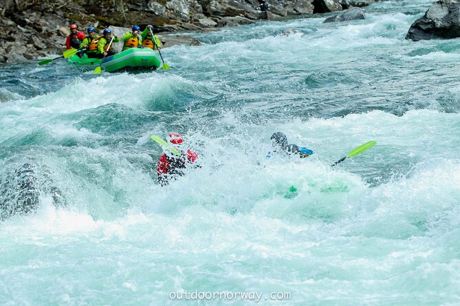 Whitewater Rafting Grade 3 to 4 - Guide Service That Turns Nerves into Focus
